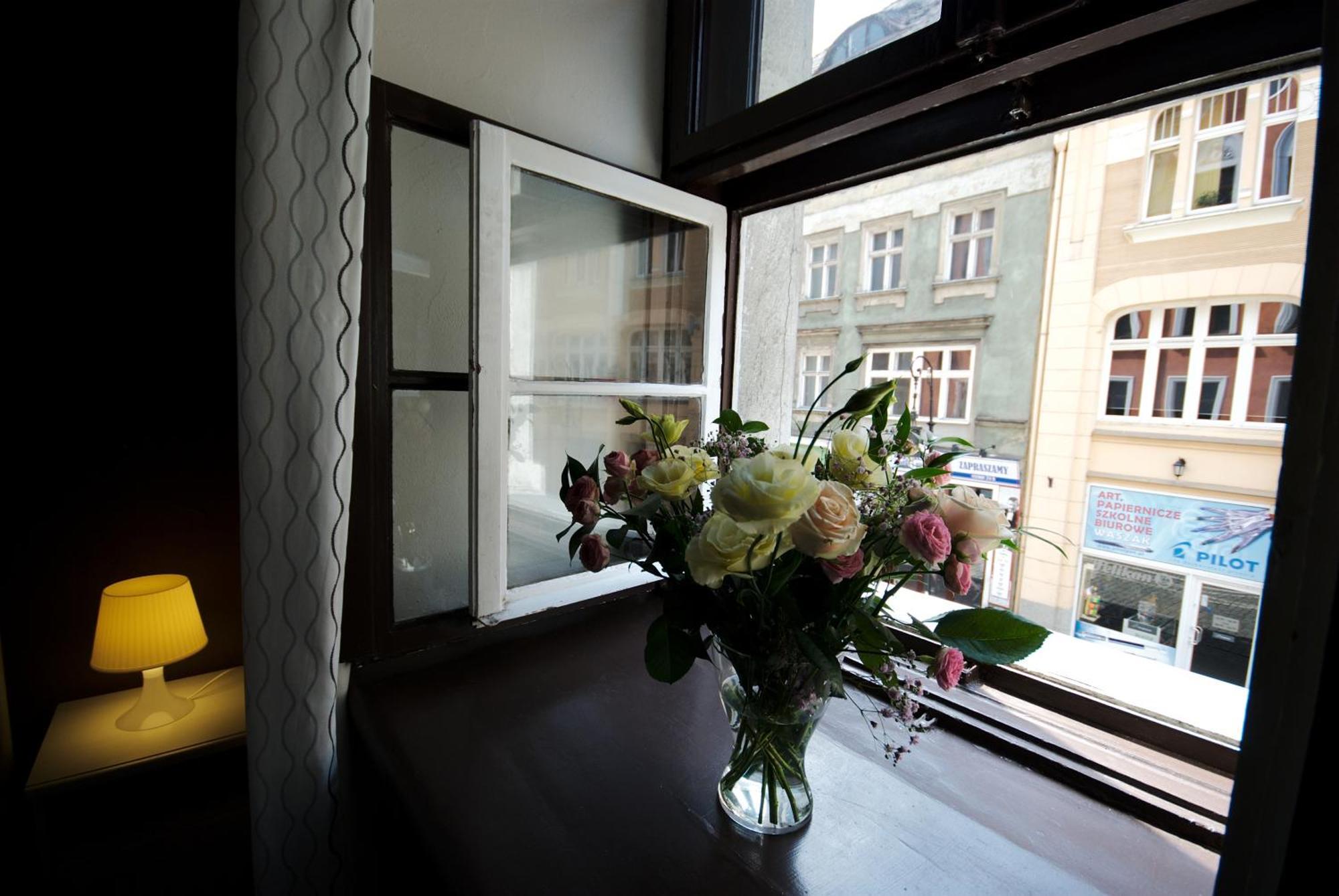 Kolysanka Private Rooms In Old Town Poznań Buitenkant foto